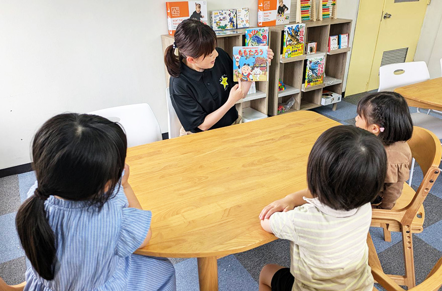 「ことば」の力を育む、基礎からの丁寧な指導